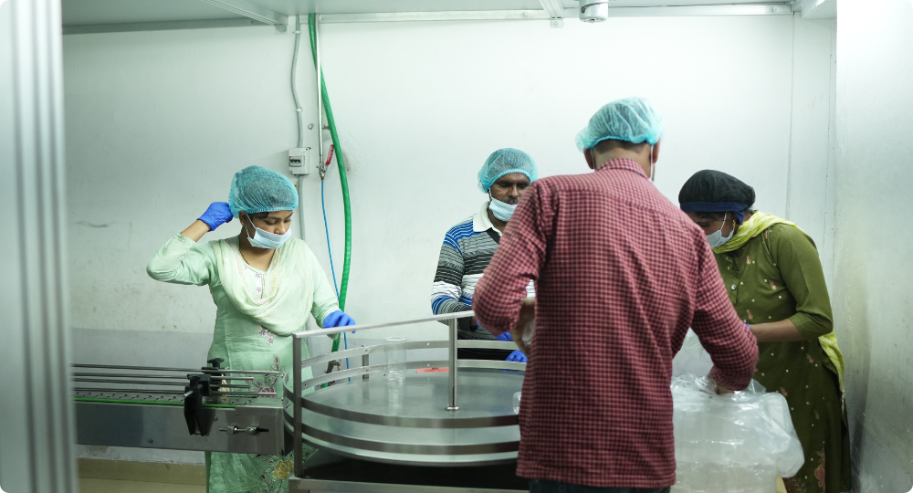 Honey face mask application