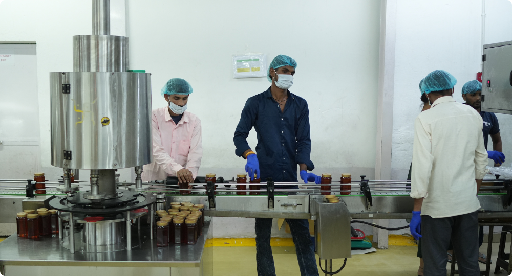 Top-quality bulk raw honey supplier in India, offering pure and natural honey.