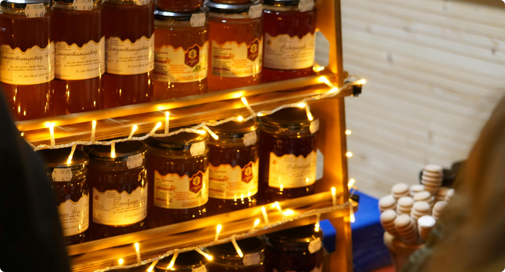 Premium honey and bee products available for bulk supply and export.